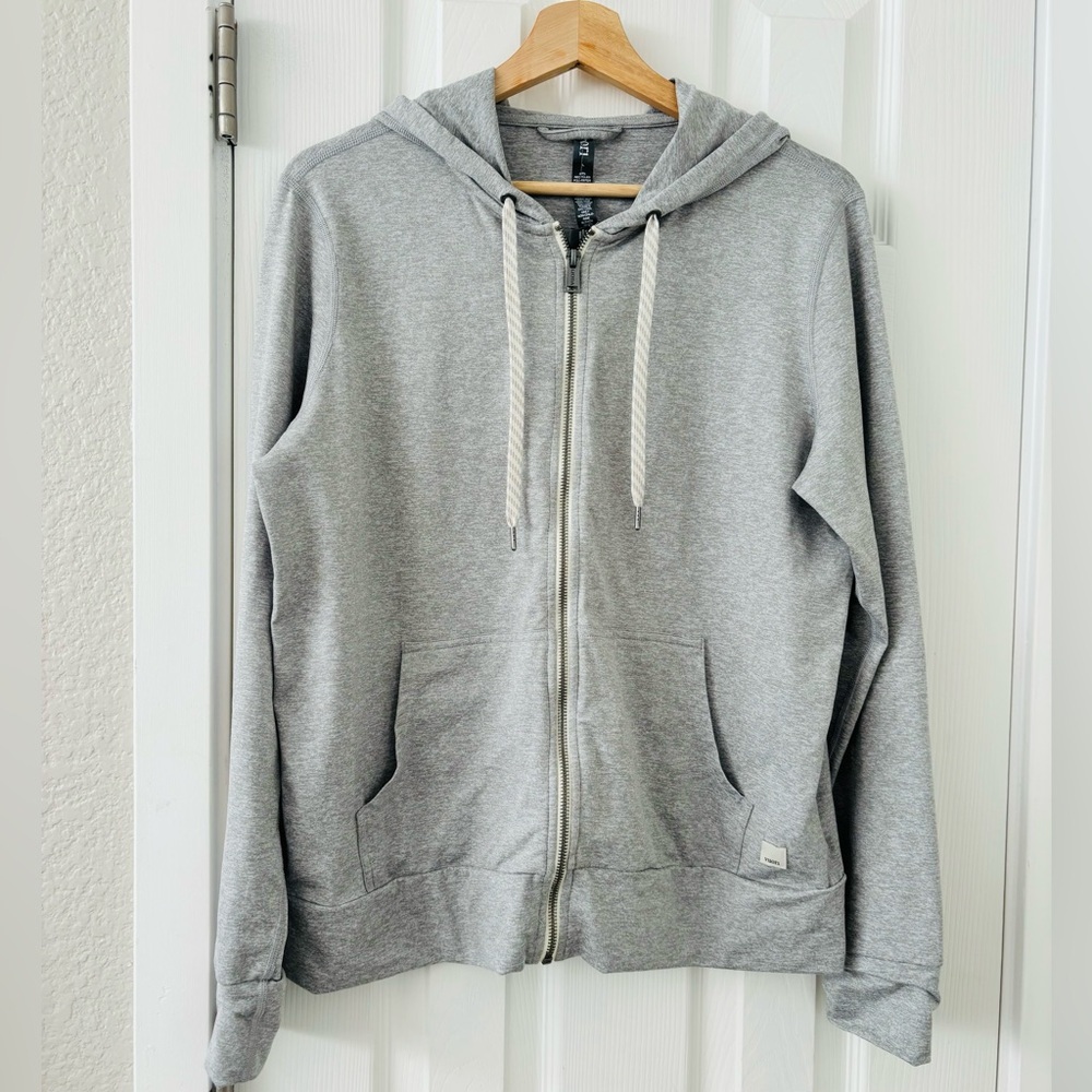 VUORI Halo Performance Hoodie in Pale Grey Heather